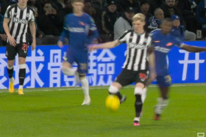 ย่ำเต็มขา! ฮาวโอด ‘ไคเซโด้’ ทำ ‘กอร์ดอน’ เจ็บ