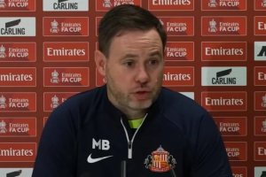 แพ้แค่เงิน! บีลลั่น ‘แมวดำ’ ใหญ่เทียบเท่าสาลิกา