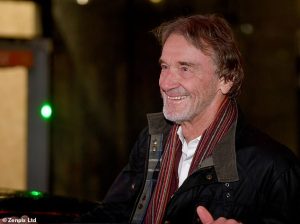 ผีเผย ‘เซอร์จิม’ เยือนแคร์ริงตันบรรยากาศชื่นมื่น