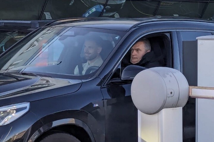 ‘เฮนโด้’ ถึงแดนกังหันตรวจร่างกายจ่อซบอาแย็กซ์