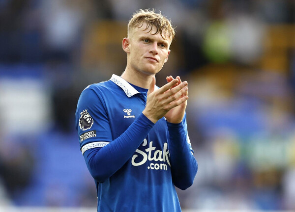 ยังไม่หนำ! ไก่จ้อง ‘แบรนธ์เวต’ แม้เพิ่งเซ็นดรากูซิน