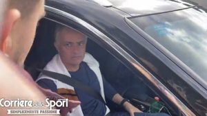 จากอย่างเศร้าๆ…แฟนหมาป่าอำลา ‘น้ามู’ นอกสนามซ้อม