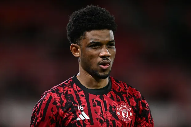 เผลอกด?! ‘อาหมัด’ ไลค์ทวีตแฟนแมวดำสะกิดหนีหลุมผี