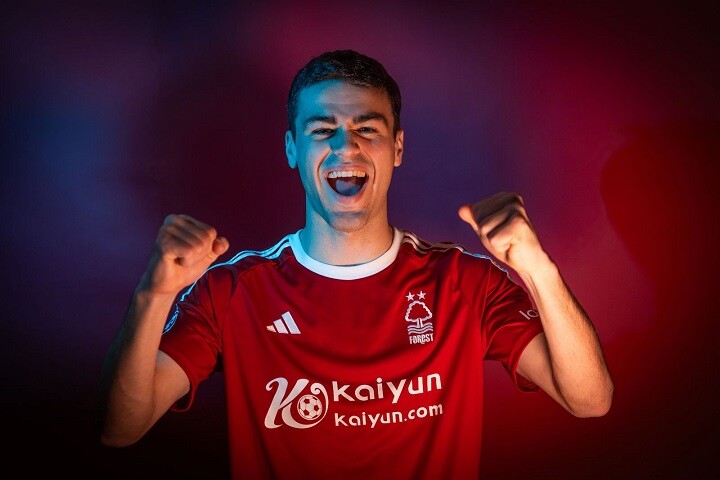 ‘เรย์น่า’ ต่อสัญญาเสือเหลืองก่อนซบเจ้าป่าแบบยืมตัว