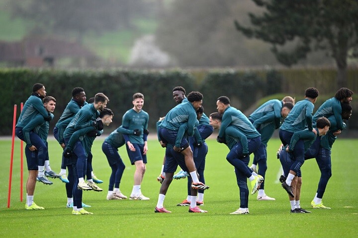 ปืนยิ้ม ‘ปาร์เตย์,วิเอร่า’ ร่วมลงซ้อมกับทีม