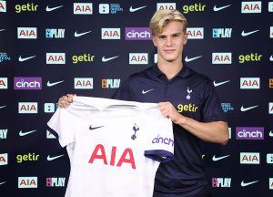 ปาดหน้าบาร์ซ่า! ไก่ปิดดีล ‘เบิร์กวัลล์’ ฉลองวันเกิด