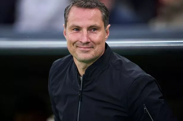 ตายเป็นตาย! โค้ชปรากลั่นบุกหงส์ไม่มีจอดรถบัส