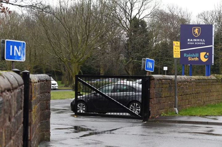 รร.ย่านเมอร์ซี่ย์ไซด์ตั้งสอบครูล้อเลียน ‘โศกนาฏกรรมฮิลส์โบโรห์’