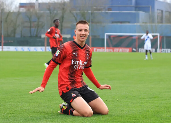 บิ๊กพรีเมียร์เปิดศึกแย่งคว้า ‘คามาร์ด้า’ เด็กเทพมิลาน