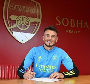 ชื่นมื่น!! ‘ไวท์’ สะบัดน้ำหมึกต่อสัญญาปืนถึง 2028