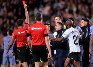 อันเช่เผย ‘จู๊ด’ โดนใบแดงหลังโวยกรรมการรีบเป่าจบ