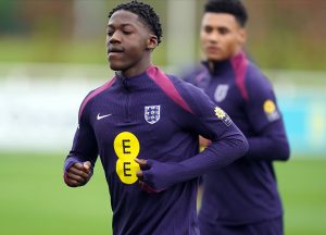 เอาใจช่วย! ‘ไมนู’ ตั้งเป้าติดทัพสิงโตลุยยูโร 2024