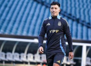 ‘ลิช่า’ เตรียมกลับอังกฤษวันนี้-คาดฟิตทันเจอผึ้ง