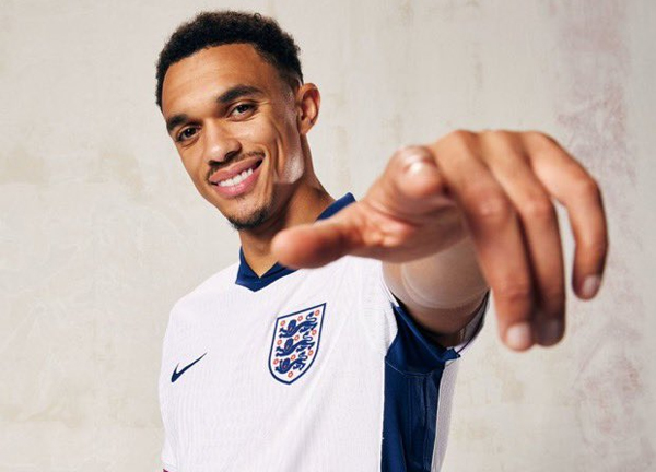 เจ็บก่อน! เซาธ์เกตอยากดู TAA เล่นมิดฟิลด์อุ่นทีมใหญ่