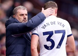 ไก่ยิ้ม! น้าแอนจ์เฟิร์ม ‘ฟาน เดอ เฟน’ คัมแบ็คเจอลูตัน