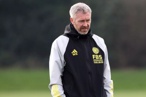 จิ้งจอกปลด ‘กุนซือทีมหญิง’ แอบคบหานักเตะ