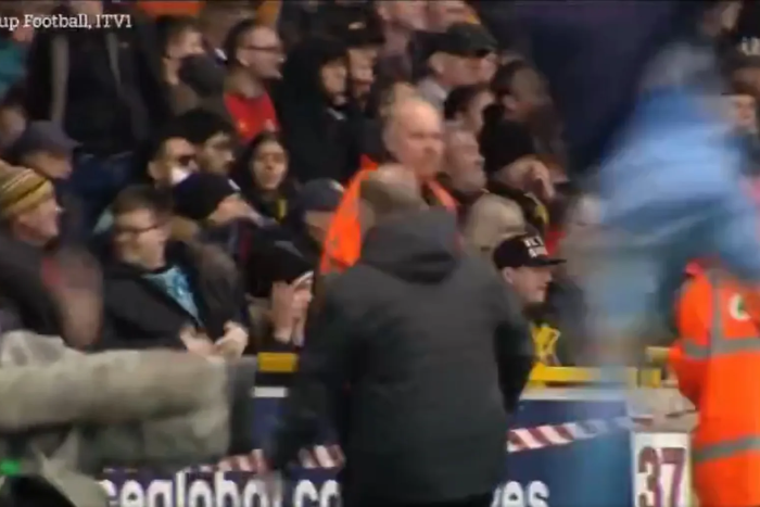 เด็กมันยั่ว! โค้ชโคเวนทรี่ขอโทษสะใจใส่ ‘บอลบอยวูลฟ์ส’