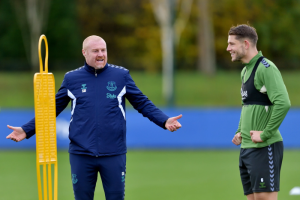 มือพี่ลั่น! ‘ไดช์’ เล่นหัว ‘แพตเตอร์สัน’ แข้งท๊อฟฟี่ไม่ขำด้วย