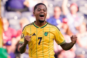 กางเกงยังไม่มี! ‘เบลี่ย์’ แฉ ‘จาไมก้า’ เมินดูแลทีมชาติ