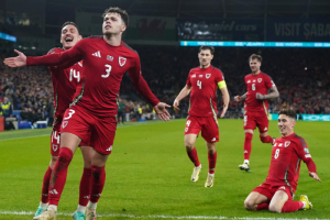 ‘มังกรแดง’ ถล่มฟินแลนด์ 4-1 เข้าชิงตั๋วยูโร 2024