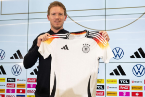 อาดิดาสเท่านั้น! รมต.อัด ‘อินทรี’ ไม่รักชาติเปลี่ยนใส่ไนกี้