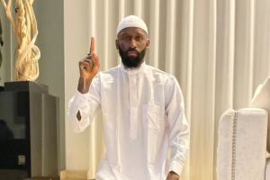 นิ้วชี้เป็นเหตุ! ‘รูดิเกอร์’ ฟ้องนักข่าวโยงหนุนไอซิส