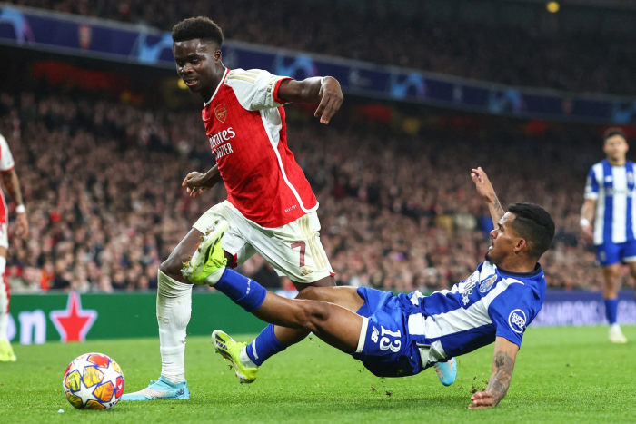 ตำนานปืนหวั่น ‘ซาก้า’ โดนเตะจนดับตอน 24