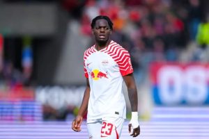 เพื่อนรัก! ผีควงสิงห์ตามฟอร์ม ‘ลูเกบา’ ค่าฉีก 70 ลย.