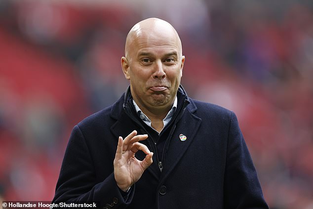 ดูรีซูเม่แล้ว?…ตำนานหวั่น ‘สล็อท’ ชั้นไม่ถึงพาหงส์ลุ้นแชมป์