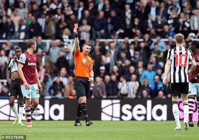 ‘กอร์ดอน’ บ่นเซ็งโดนไล่เตะบอลถ่วงเวลา