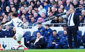 ไก่ชุดเดิมเยือนค้อน, สาลิกาลุ้น ‘ทริปเปียร์’ ดวลท๊อฟฟี่…ปรีวิว พรีเมียร์ลีก