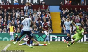 อูไนยอมรับ วิลล่าเสียสมาธิจนโดนรัว 3 ลูกใน 10 นาที