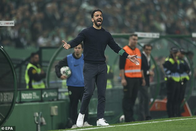 หงส์กระเป๋าสั่น! อาโมริมขอ 3 ศิษย์ย้ายตามเกือบ 200 ล.