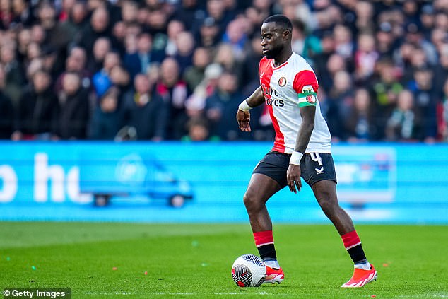 แนวทางคุ้นๆ…’สล็อต’ แจ้งหงส์ดึง ‘เกียร์ทรุยด้า’ ศิษย์เก่าร่วมงาน