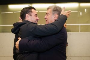 ‘ชาบี้’ แจงเปลี่ยนใจคุมบาร์ซ่าต่อเพราะทุกคนเชื่อมั่น