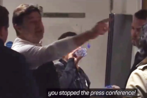 นักข่าวด่ากลับ! ‘พอช’ โต้คารมสื่อถามแต่เรื่องจุดโทษ