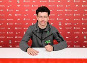 หงส์จับ ‘มอร์ริสัน’ กลางดาวรุ่งเซ็นสัญญาอาชีพฉบับแรก