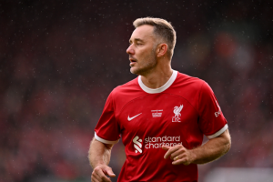 ทุ่มเทไปหน่อย… ‘ออเรลิโอ’ ซี่โครงหักจากนัด ‘ตำนานหงส์’