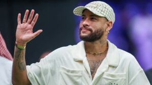 ‘เนย์มาร์’ โผล่ชมเพื่อนซ้อมก่อนชิงซาอุฯซูเปอร์คัพ