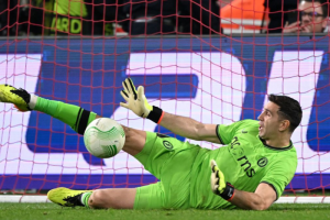 ‘เอมี่’ 2เซฟ 2เหลือง! ‘วิลล่า’ ดวลเป้าดับลีลล์ลิ่วตัดเชือกUECL