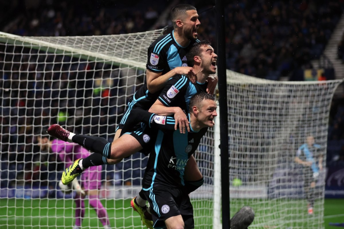 ‘จิ้งจอก’ ถล่มเปรสตัน 3-0 ชูถ้วยแชมป์เปี้ยนชิพ