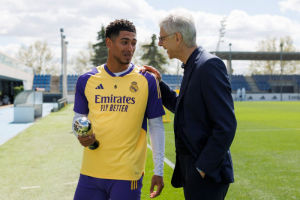 ตำนานมา! ‘เวนเกอร์’ โผล่ชมราชัน, ตราหมีลงซ้อม