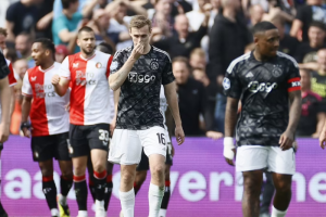 เฟเยนอร์ดยิงพัง! ‘อาแย็กซ์’ แพ้ 6-0 เละสุดนับแต่ตั้งลีก