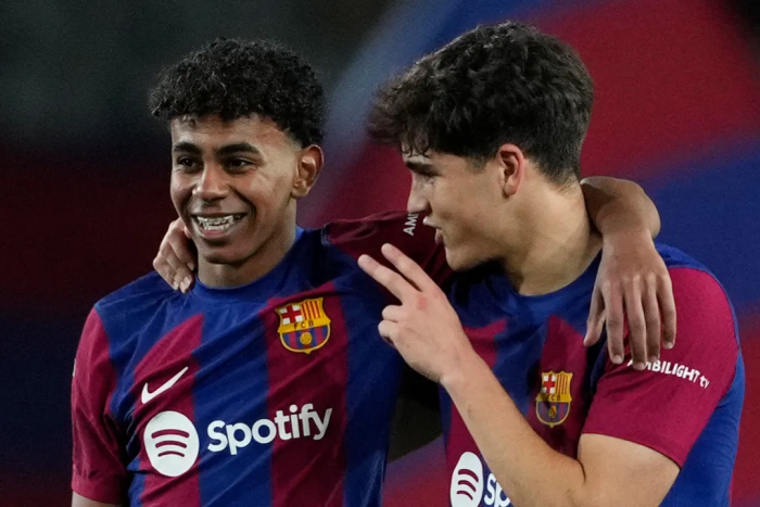 เก่งเกินวัย! เฟลทเชอร์หยอกควรเช็คอายุ ‘ยามาล,คูบาร์ซี่’