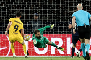 ตัวสูงไม่ช่วย! ริโออัด ‘น้องดอน’ ตัดพลาดโดนบาร์ซ่ายิง