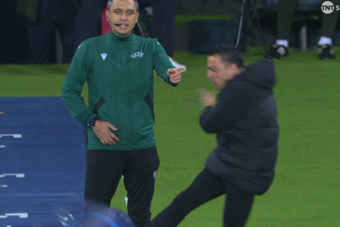 แดงได้ไง? ชาบีซัด ‘เปาห่วยจัด’ ทำบาร์ซ่าตกรอบ