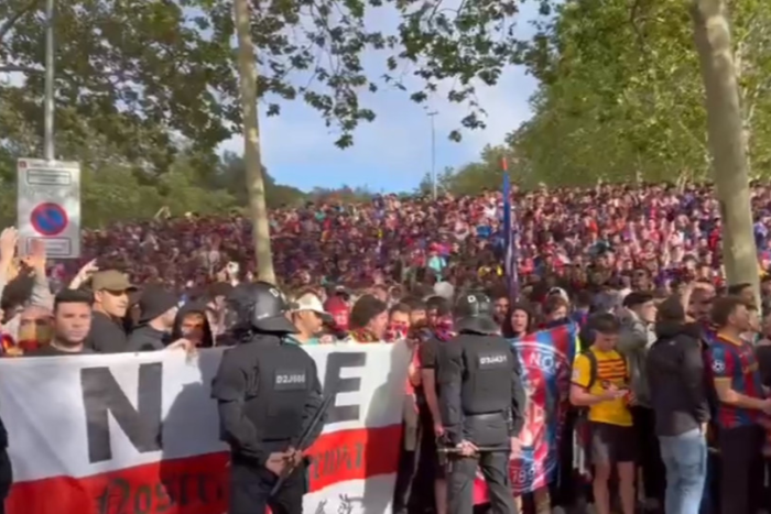 โดนเหมือนเดิม! เผยคลิป ‘แฟนบาร์ซ่า’ ร้องเพลงแช่ง ‘วินิ’