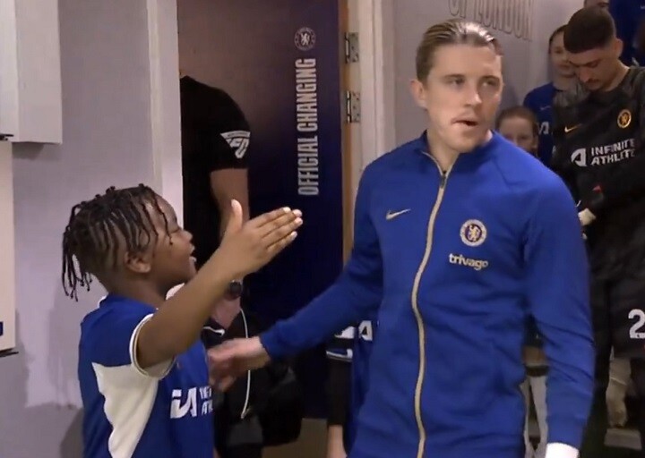 คลิปบิดเบือน! สิงห์ป้อง ‘กัลลาเกอร์’ โดนด่าพวกเหยียดผิว