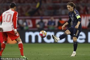 ‘โมดริช’ ส่อลาราชันส่งเบอร์ 10 ให้ ปธ.เป้