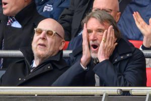 ‘สตาฟฟ์ผี’ งงโดน ‘เซอร์จิม’ ห้ามทำงานจากบ้าน